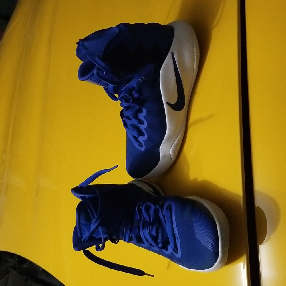 NIKE - HYPERDUNK blue Zoom- kids basketball shoes. Sz US 7m stle# 845120-001.